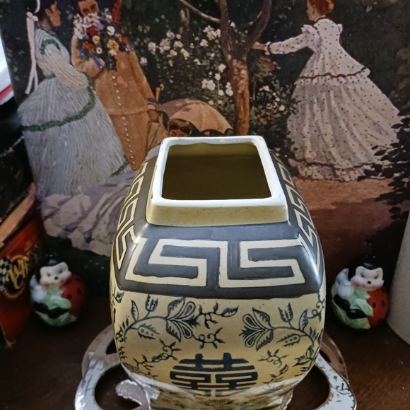 Gorgeous Vintage Asian,Oriental Pottery Vase.🐧🌏Made In China🇨🇳Gift it.🎁 👌 - Picture 7 of 11